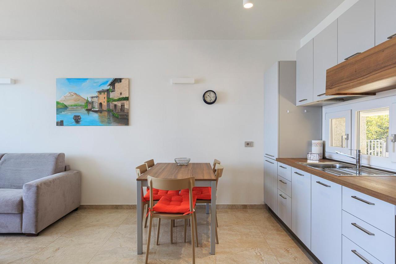Appartamento Carolnoemi - Vista Lago - By Impero House Бавено Екстериор снимка